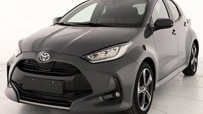 Nuova Toyota Yaris Premium 130 CV (95 kW) 2026 Storm grey Utilitaria