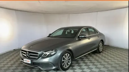 Begagnad Mercedes E220 Business 194 HK (142 kW) 2018 Grå Sedan