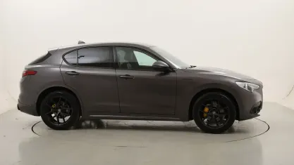 Usata Alfa Romeo Stelvio Veloce 209 CV (153 kW) 2021 Grigiogrigio SUV