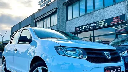 Usata Dacia Sandero Ambiance 75 CV (55 kW) 2014 Berlina