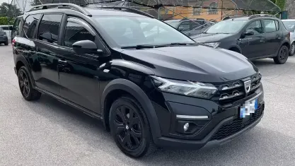 Usata Dacia Jogger Extreme 101 CV (74 kW) 2022 Nero metallizzato Monovolume