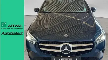 Usata Mercedes B250e 218 CV (160 kW) 2022 Blu Monovolume