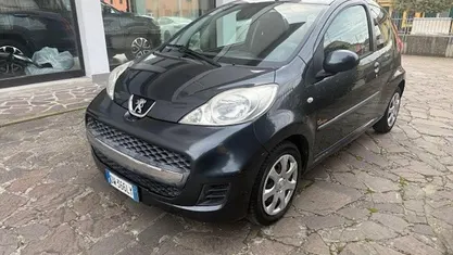 Usata Peugeot 107 68 CV (50 kW) 2009 Utilitaria