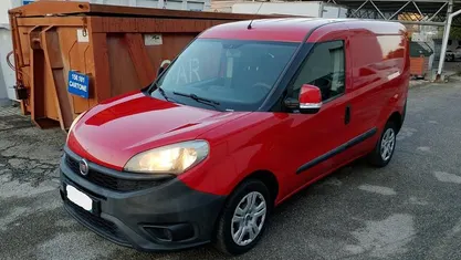Rosso Usata 2015 Fiat Doblò Monovolume | 8900 € (Molto cara)