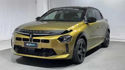 Usata Lancia Ypsilon 110 CV (80 kW) 2024 Oro Utilitaria