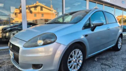 Usata Fiat Grande Punto Dynamic 75 CV (55 kW) 2009 Argento Utilitaria