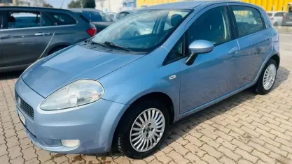 Usata Fiat Grande Punto 65 CV (47 kW) 2006 Bluazzurro Utilitaria