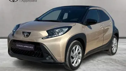 Usata Toyota Aygo X Trend 72 CV (52 kW) 2022 Beige SUV