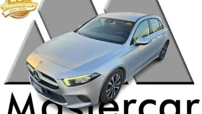 Używany Mercedes A180 116 KM (85 kW) 2022 Srebrny Sedan/Limuzyna