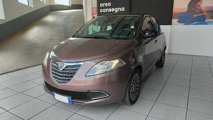 Usata 2015 Lancia Ypsilon Gold Due volumi | 7990 € (Buon prezzo)