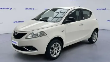 Usata Lancia Ypsilon Gold 84 CV (61 kW) 2016 Bianco Utilitaria