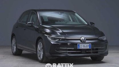 Usata VW Golf VIII Style 150 CV (110 kW) 2025 Grenadill black metallizzato Berlina