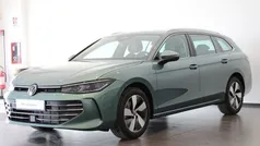 Verde Nuova 2024 VW Passat Business Station wagon | 35.500 € (Buon prezzo)