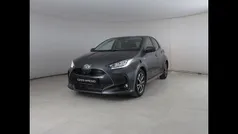 Grigio Usata 2021 Toyota Yaris Tre volumi | 14.600 € (Buon prezzo)
