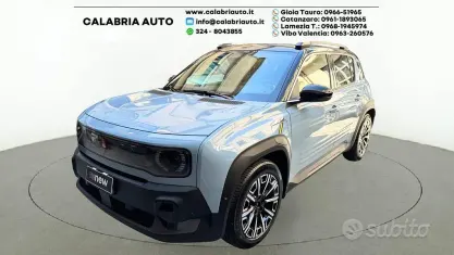 Nuova Renault R4 Komfort 77 kW (106 CV) 2025 Verde Berlina
