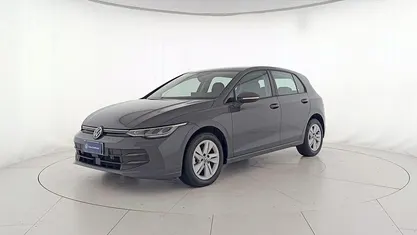Usata VW Golf VIII Life 116 CV (85 kW) 2025 Dolphin grey metallizzato Berlina