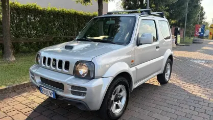 Usata Suzuki Jimny 86 CV (63 kW) 2008 Grigio SUV