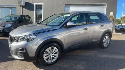 Usata Peugeot 3008 Allure 131 CV (96 kW) 2020 Argento SUV