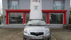 Grigio chiaro Usata 2008 Toyota Yaris Due volumi | 4950 € (Buon prezzo)