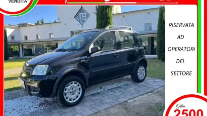 Usata Fiat Panda 4x4 Climbing 60 CV (44 kW) 2008 Nero Utilitaria