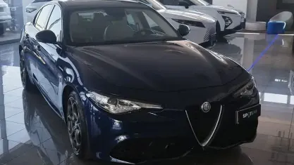 Usata Alfa Romeo Giulia Veloce 209 CV (153 kW) 2017 Blu Berlina
