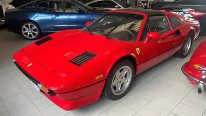 Usata Ferrari Roma 155 CV (114 kW) 1982 Rosso Cabrio