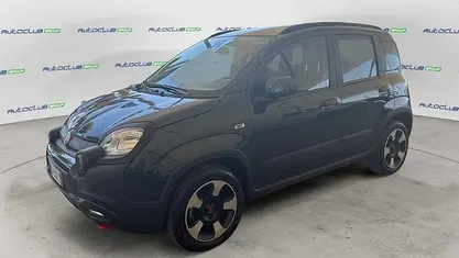 Verde Usata 2024 Fiat Panda Cross Cross Due volumi | 12.950 € (Buon prezzo)