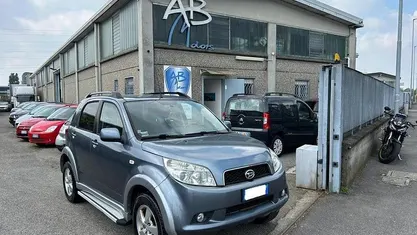 Usata Daihatsu Terios 105 CV (77 kW) 2007 Grigio SUV