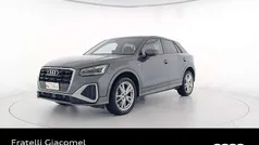 Grigio daytona perlato Usata 2024 Audi Q2 S-Line SUV | 30.900 € (Buon prezzo)