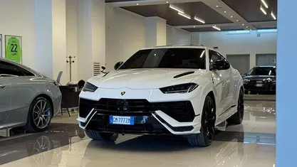 Usata Lamborghini Urus 666 CV (489 kW) 2023 SUV