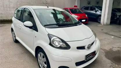Usata Toyota Aygo Connect Style 68 CV (50 kW) 2011 Bianco Utilitaria