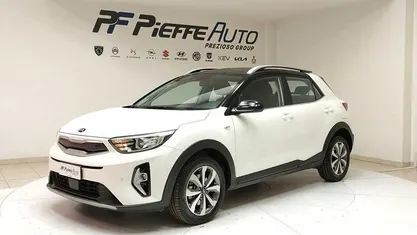 Bianco Usata 2021 Kia Stonic Style SUV | 15.900 € (Buon prezzo)