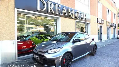 Usata Toyota Yaris 280 CV (205 kW) 2024 Utilitaria