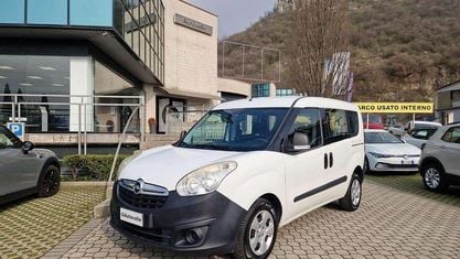 Gebraucht Opel Combo 105 PS (77 kW) 2017 Weiß Van / Kleinbus