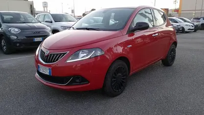 Rosso Usata 2022 Lancia Ypsilon Silver Due volumi | 11.900 € (Buon prezzo)