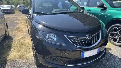 Usata Lancia Ypsilon S 70 CV (51 kW) 2024 Nero Utilitaria