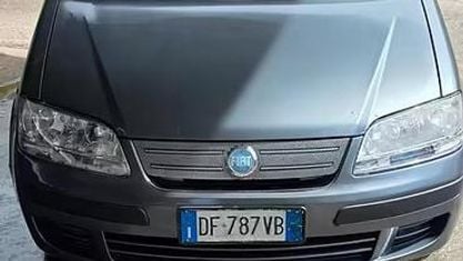 Usata Fiat Idea 95 CV (69 kW) 2004 Grigio Monovolume