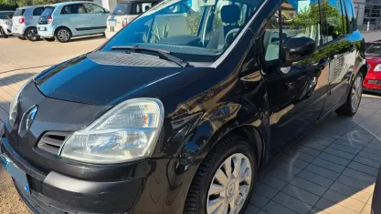 Usata Renault Modus 75 CV (55 kW) 2011 Nero Monovolume
