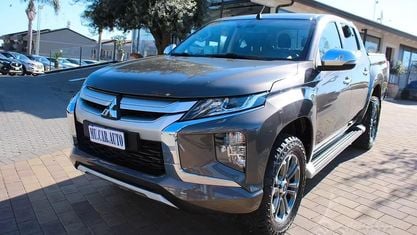 Usata Mitsubishi L200 Select 150 CV (110 kW) 2020 Grigio Pick-up