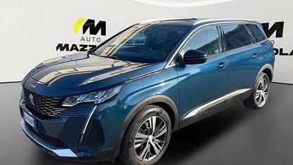 Usata Peugeot 5008 Allure 131 CV (96 kW) 2024 Blu celebes SUV