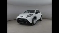 Bianco Nuova 2025 Toyota Aygo Active Due volumi | 15.300 € (Buon prezzo)