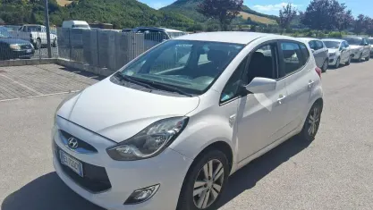 Usata Hyundai ix20 Comfort 90 CV (66 kW) 2014 Bianco Utilitaria