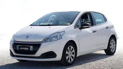 Usata 2017 Peugeot 208 Due volumi | 8990 € (Buon prezzo)