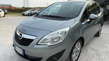 Usata Opel Meriva 101 CV (74 kW) 2012 Grigio Monovolume