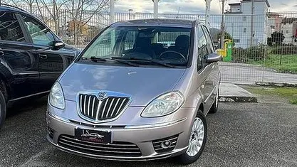 Usata Lancia Musa 95 CV (69 kW) 2008 Viola Monovolume