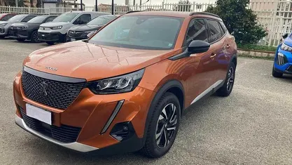 Usata Peugeot 2008 Allure 101 CV (74 kW) 2022 SUV