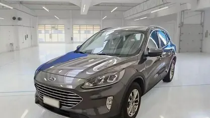 Begagnad Ford Kuga Titanium 120 HK (88 kW) 2022 Grå SUV