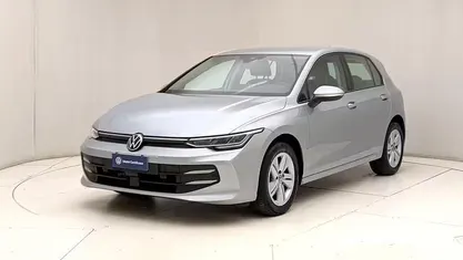 Usado VW Golf VIII Life 116 CV (85 kW) 2025 Gris Berlina