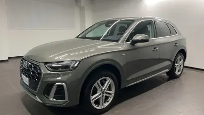 Begagnad Audi Q5 S-Line 204 HK (150 kW) 2024 Grå SUV