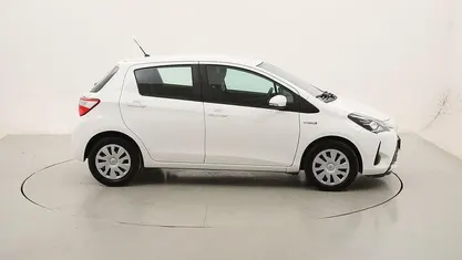 Usata Toyota Yaris Hybrid Cool 101 CV (74 kW) 2019 Utilitaria
